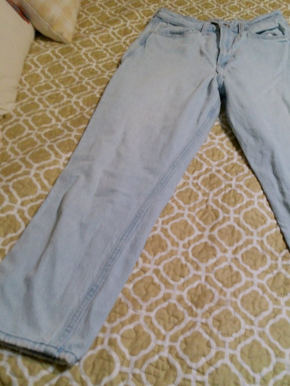 HOLLISTER SIZE 2 FADED JEANS GOOD CONDITION